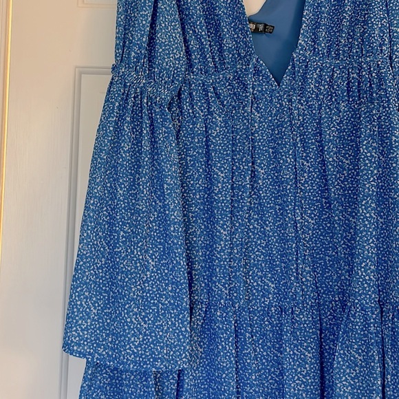 Missguided Ditsy Floral Flare Sleeve Mini Dress - Picture 7 of 8